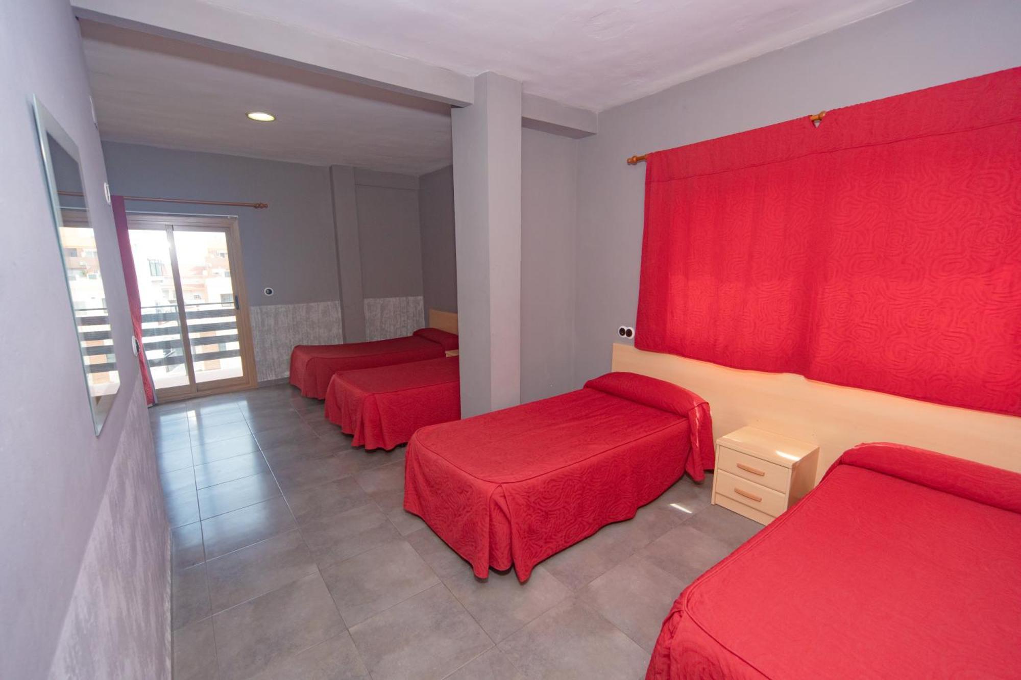 Hostal Virginia Favareta Екстериор снимка