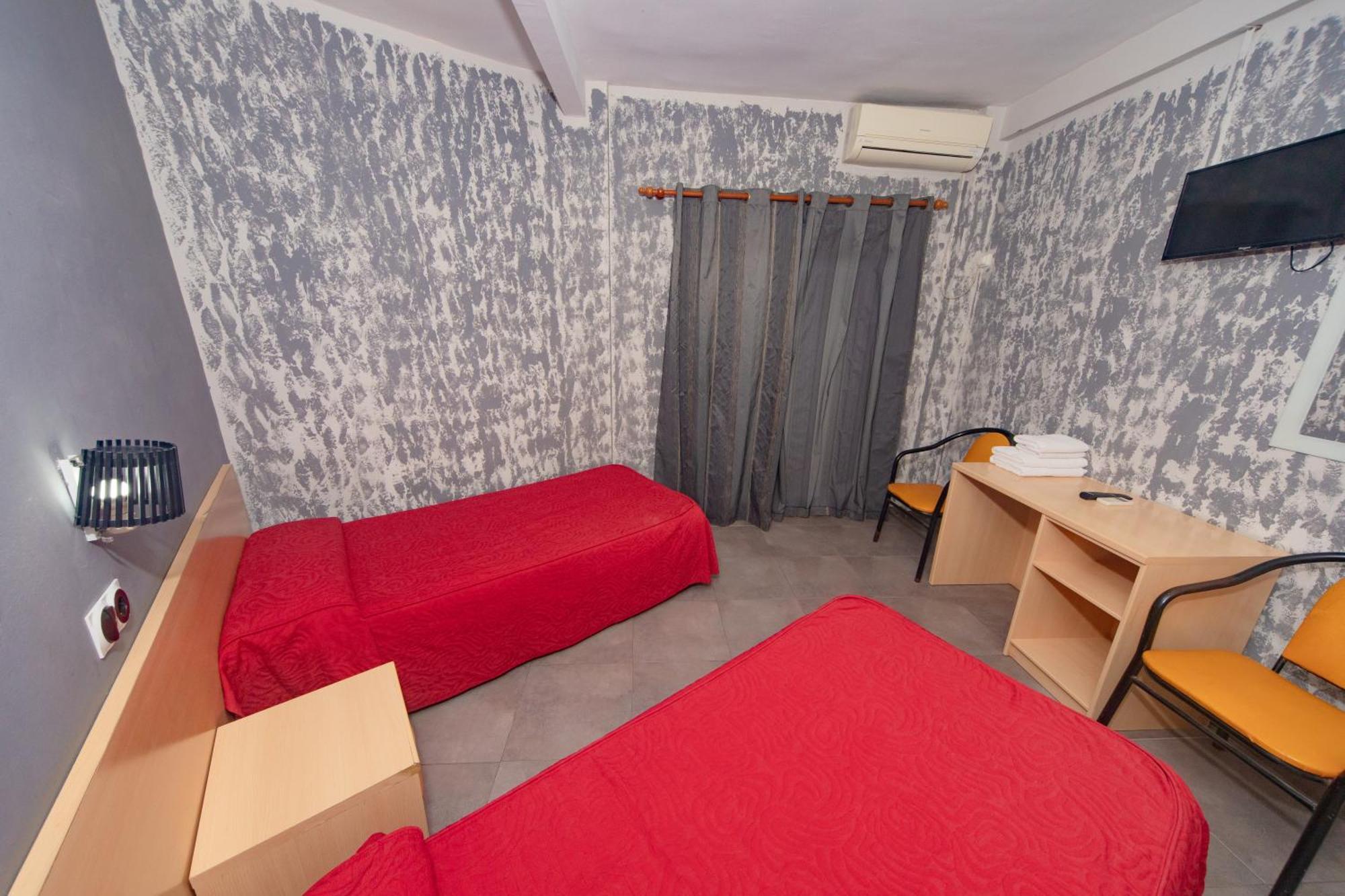 Hostal Virginia Favareta Екстериор снимка