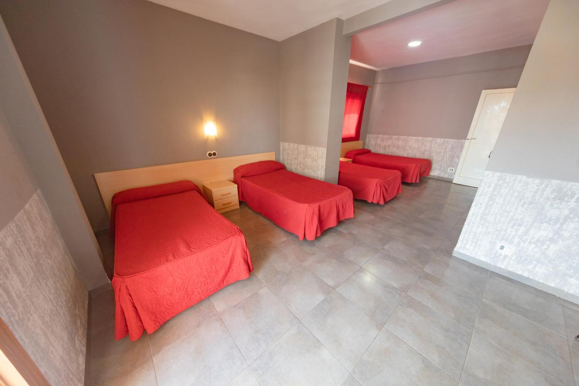 Hostal Virginia Favareta Екстериор снимка