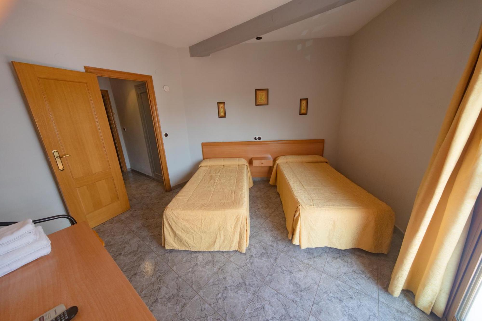 Hostal Virginia Favareta Екстериор снимка
