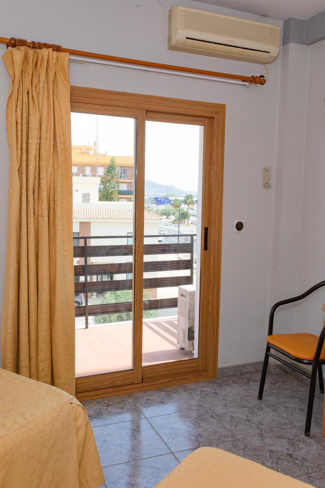 Hostal Virginia Favareta Екстериор снимка