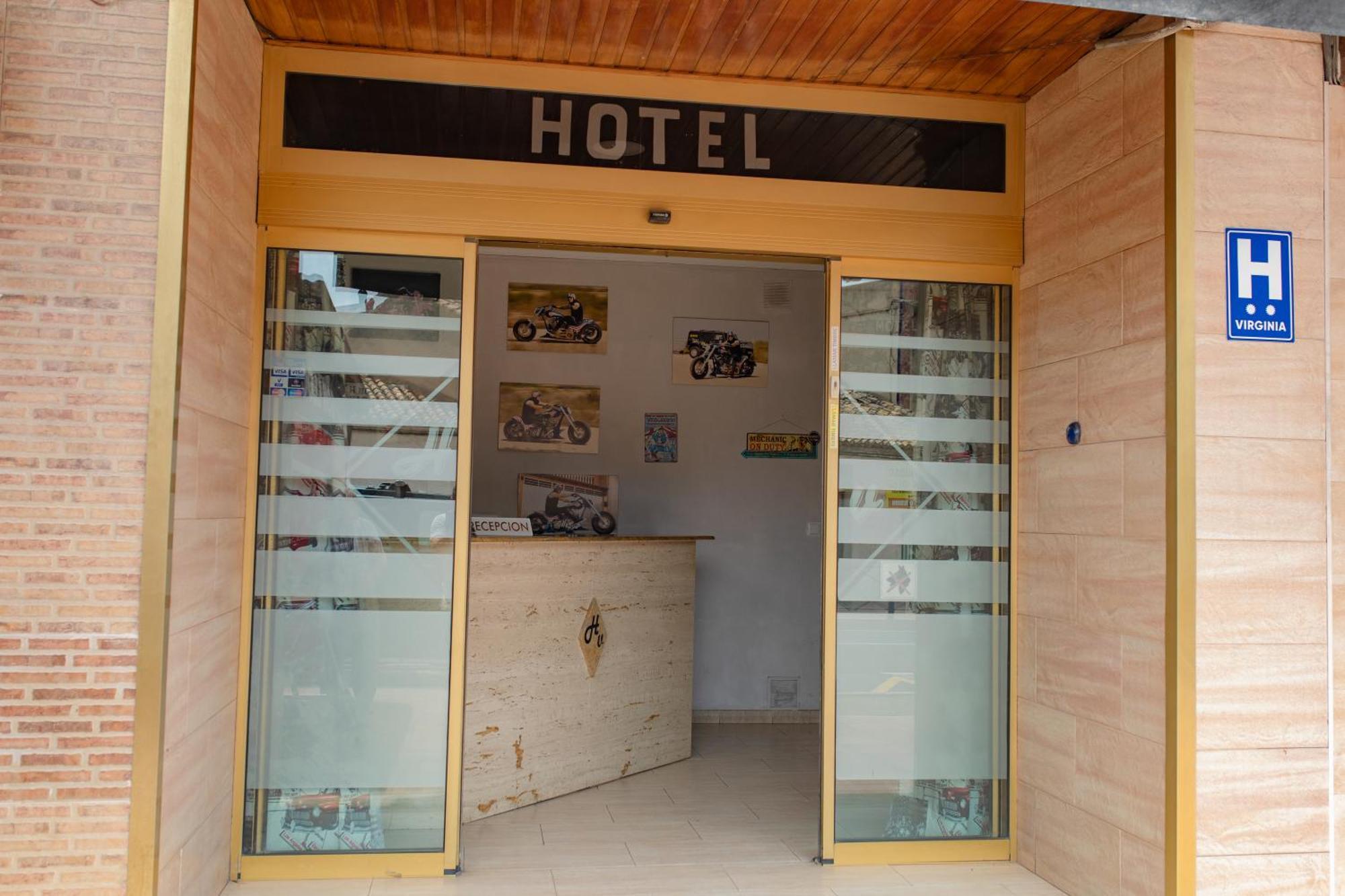 Hostal Virginia Favareta Екстериор снимка